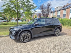 Mercedes-Benz EQB - 250 AMG Line 7p. 67 kWh Compleet uitgeruste Mercedes-Benz EQB 250 AMG Line | 7-zitter | Panoramadak | Nightpakket