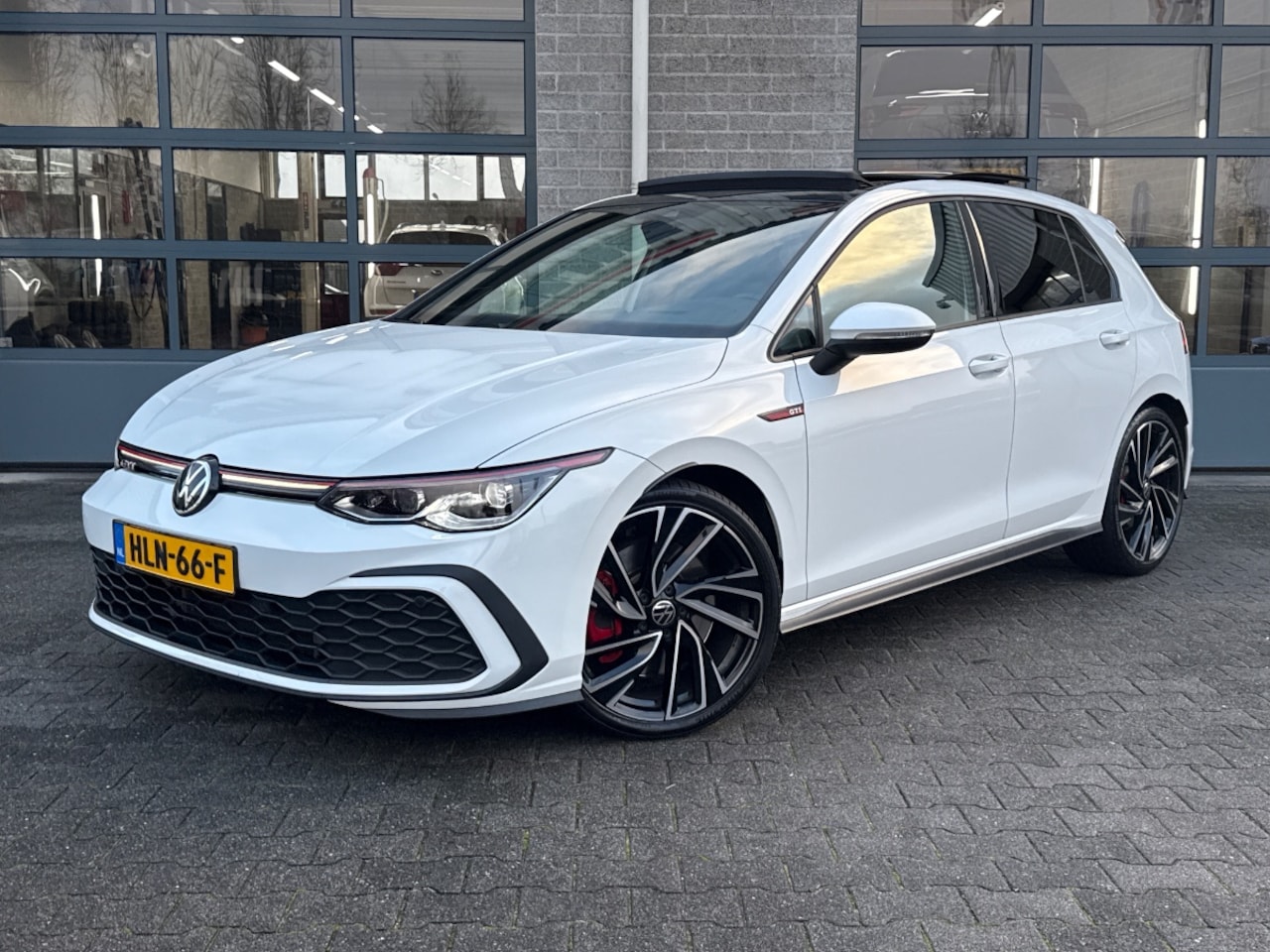 Volkswagen Golf - 2.0 TSI GTI | SCHUIFDAK | HARMAN\KARDON | COMPLEET! | - AutoWereld.nl
