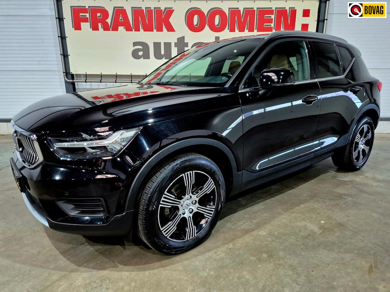 Volvo XC40 - 1.5 T3 163PK Inscription + Panorama|Leder|Digital cockpit|Sfeerverlichting|Apple|Android|L - AutoWereld.nl