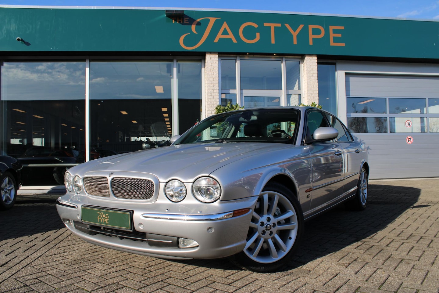 Jaguar XJR - 4.2 V8 S/C 4.2 V8 S/C - AutoWereld.nl