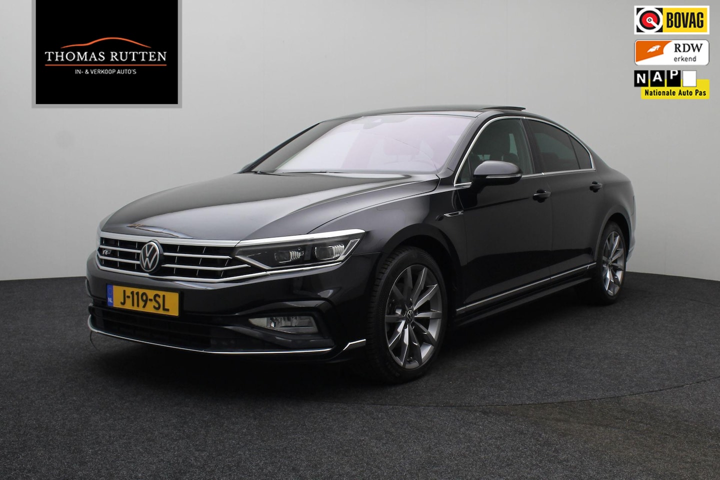 Volkswagen Passat - 2.0 TSI R-Line Business + 2020 | Navigatie | Adaptive Cruise Control | Achteruitrij Camera - AutoWereld.nl