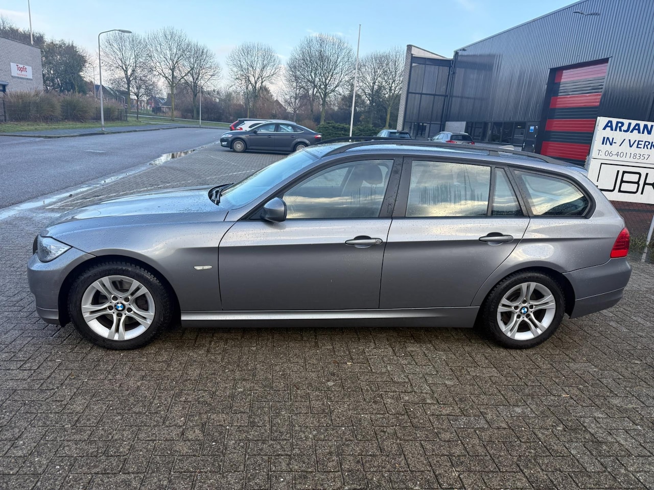 BMW 3-serie Touring - 318d Corporate Lease Business Line 318d Corporate Lease Business Line - AutoWereld.nl