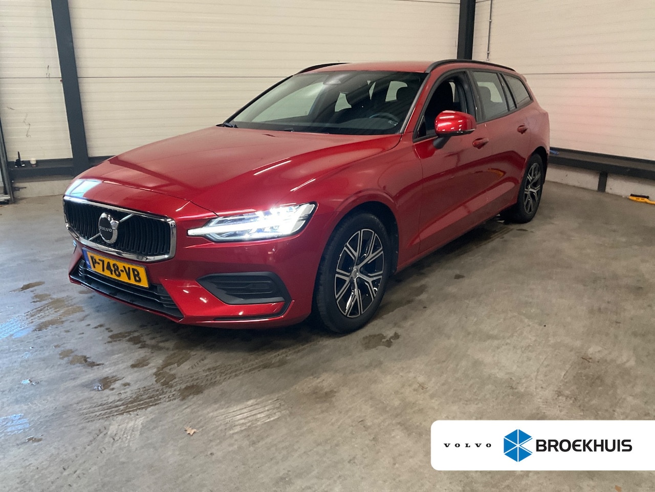 Volvo V60 - 2.0 B3 Essential 2.0 B3 Essential - AutoWereld.nl