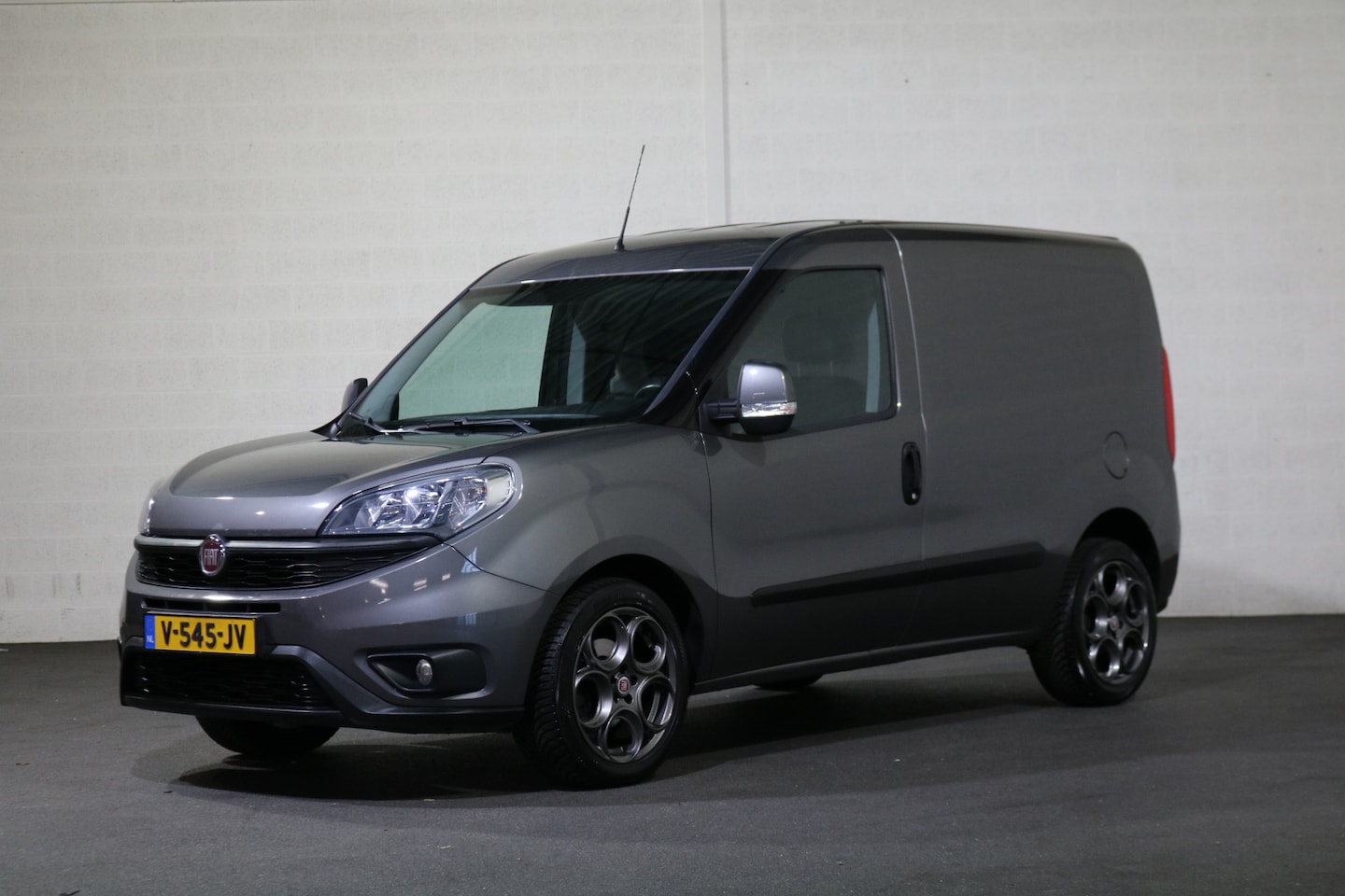 Fiat Doblò Cargo - 1.6 MJ 105pk L1 H1 SX Airco Navigatie - AutoWereld.nl