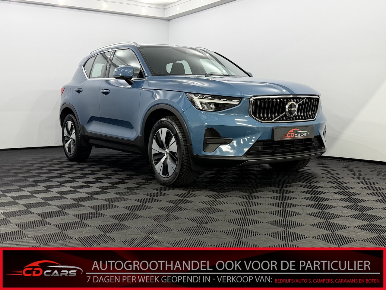 Volvo XC40 - 1.5 T4 Plug-in hybrid Plus Dark Camera, Navi, Stoelverwarming, Keyless start, Elektrische - AutoWereld.nl