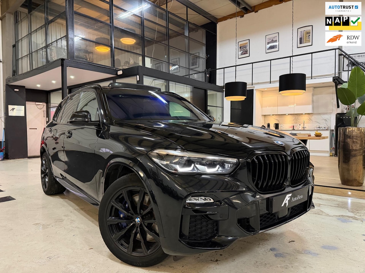 BMW X5 - XDrive45e High Executive Black Edition Exclusief Dealer onderhouden Garantie NAP Panoramad - AutoWereld.nl