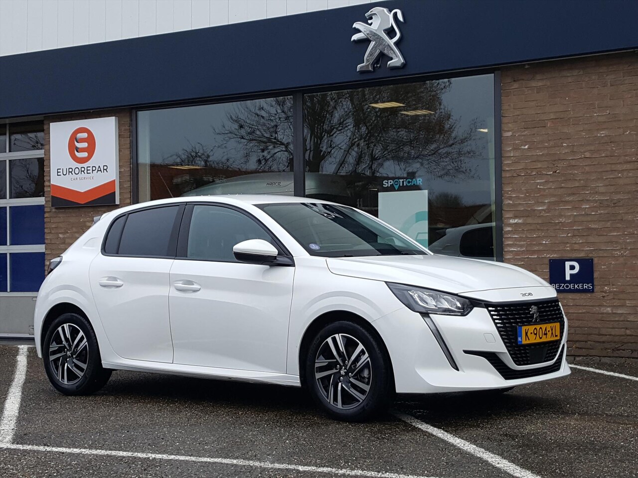 Peugeot 208 - 1.2 PureTech 100pk Allure Pack Navigatie | Apple Carplay & Android Auto | Achteruitrijcame - AutoWereld.nl