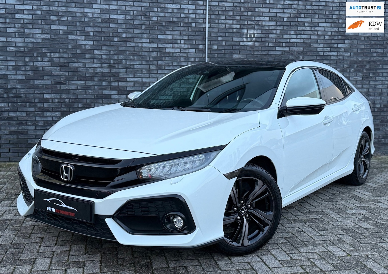 Honda Civic - 1.0 i-VTEC Premium Pano|Camera|LKAS|ACC|BLIS|Carplay|Leder|Keyless|Vol Optie!!! - AutoWereld.nl