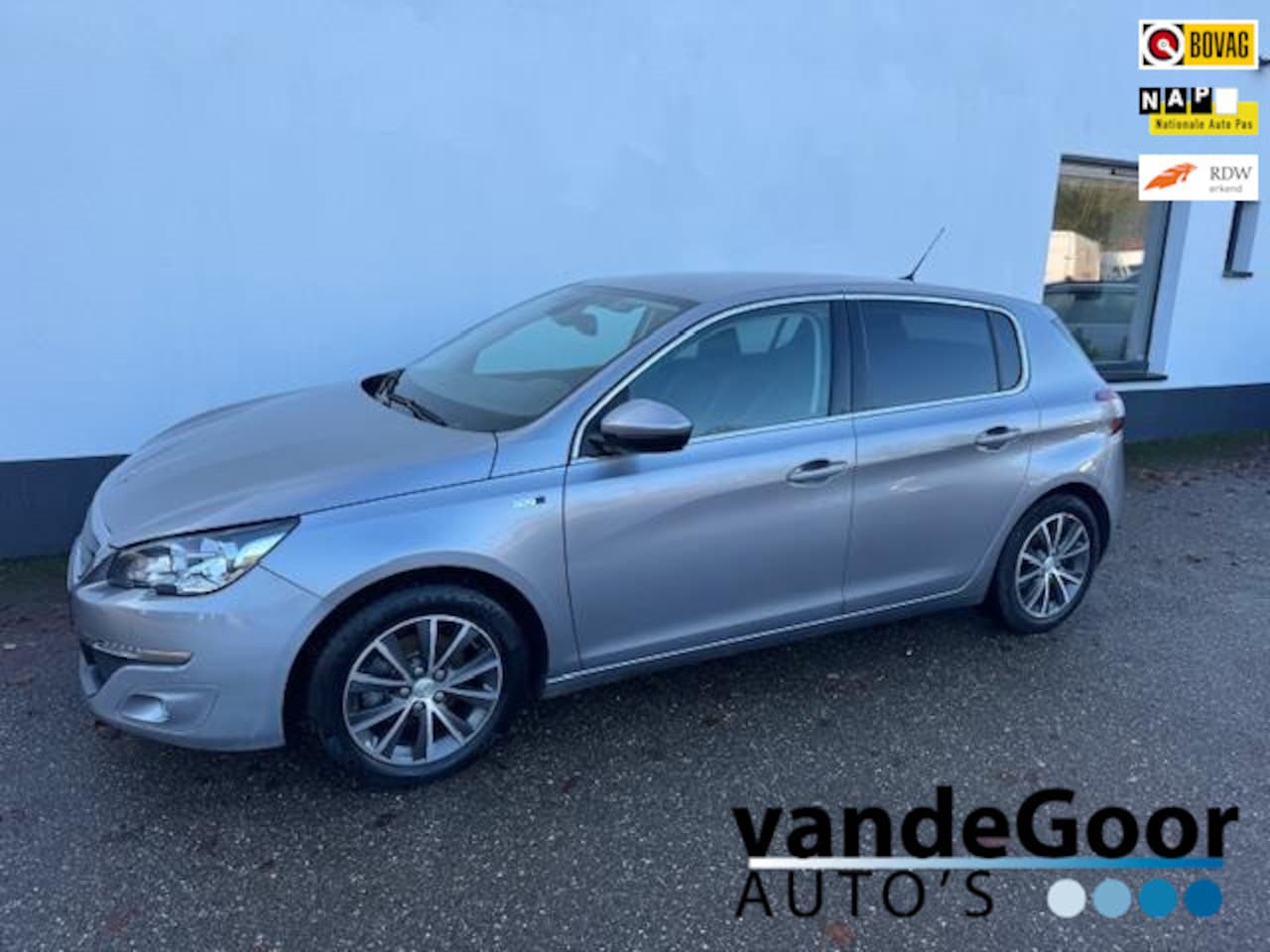 Peugeot 308 - 1.2 PureTech Style 1.2 PureTech Style, '15, navi, trekhaak, dist.riem reeds vervangen ! - AutoWereld.nl