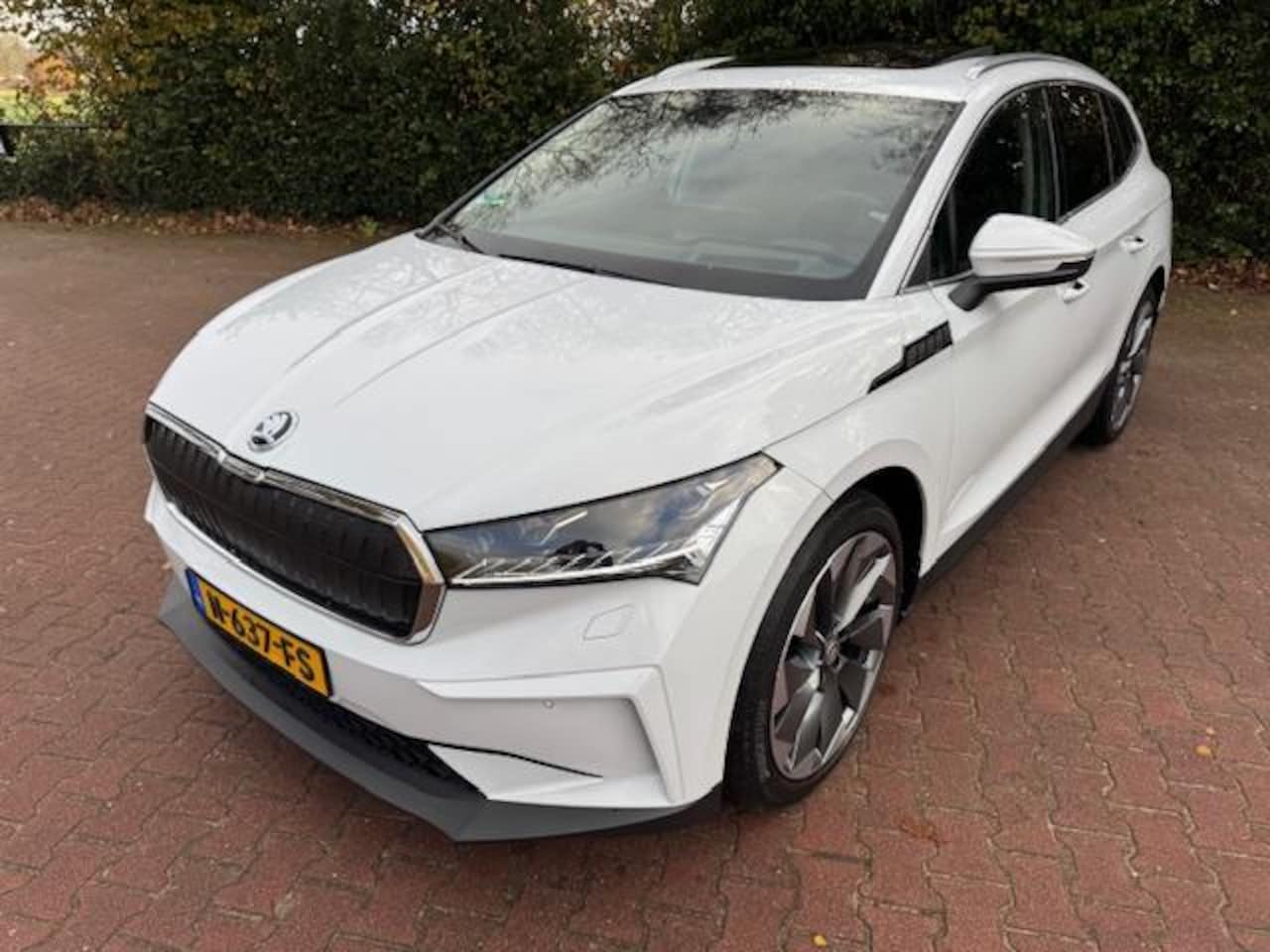 Skoda Enyaq iV - 80 BEV 77KWH 204PK SOH 93% PLUS COMFORT THAAK/PANO/LEER/LED/ACARPLAY - AutoWereld.nl
