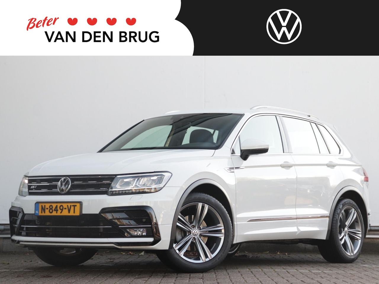 Volkswagen Tiguan - 1.5 TSI ACT Comfortline Business R-Line | Trekhaak | LED | Stoelverwarming | Camera | Digi - AutoWereld.nl