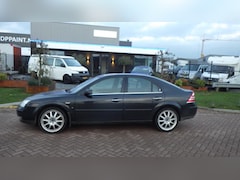 Ford Mondeo - 2.5 V6 Ghia Executive motor wil niet starten