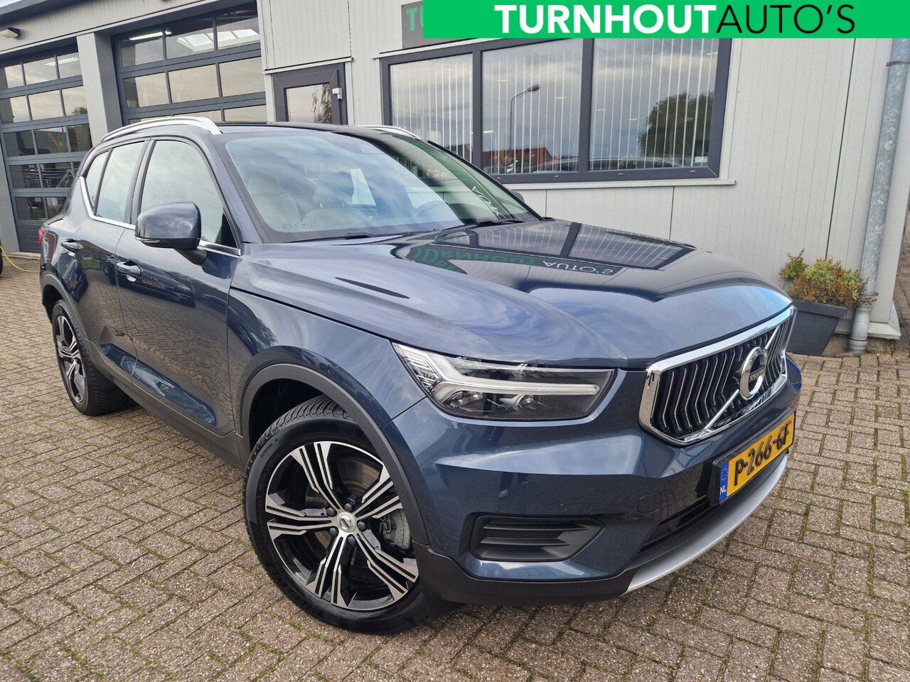 Volvo XC40 - 1.5 T4 Recharge Inscription NL AUTO | PANO | Harman Kardon | Beige leder - AutoWereld.nl