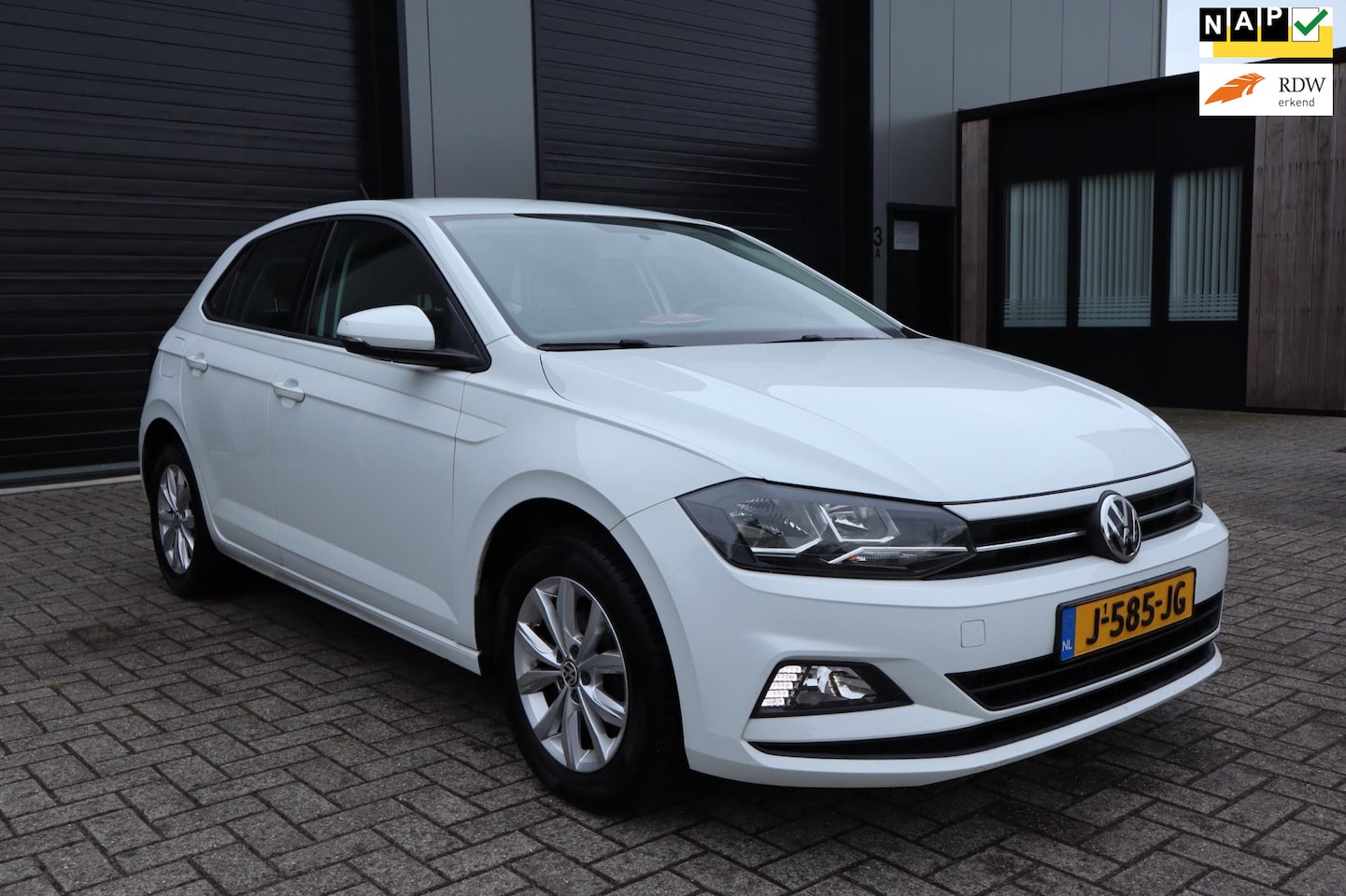 Volkswagen Polo - 1.0 TSI Comfortline SCHERM|CRUISE|ACC|AIRCO|AUTOMAAT - AutoWereld.nl