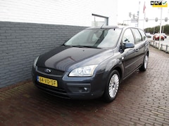 Ford Focus Wagon - 1.6-16V Trend