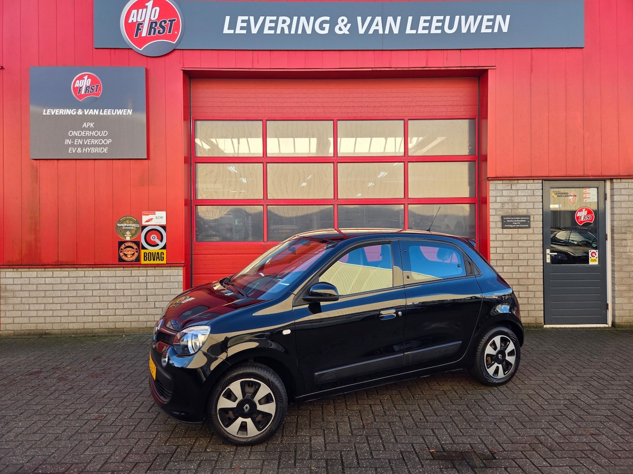 Renault Twingo - 1.0 SCe Collection Airco/ Elektrische ramen/ Centrale deurvergrendeling/ rijklaarprijs! - AutoWereld.nl