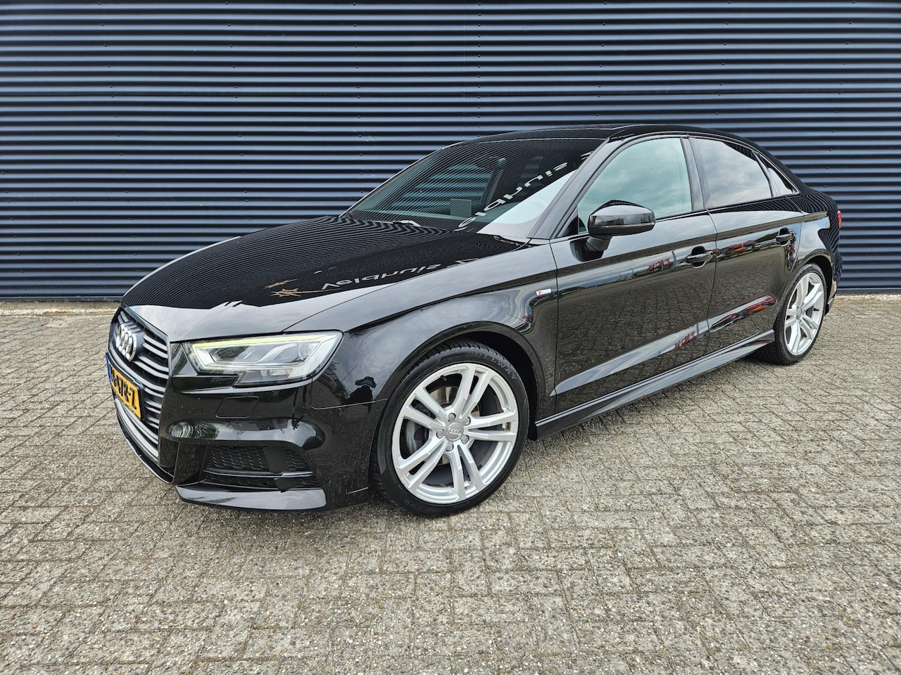 Audi A3 - Lim. - 1.6 TDI S-Line | AUT | PANO | LED | NAP! - AutoWereld.nl