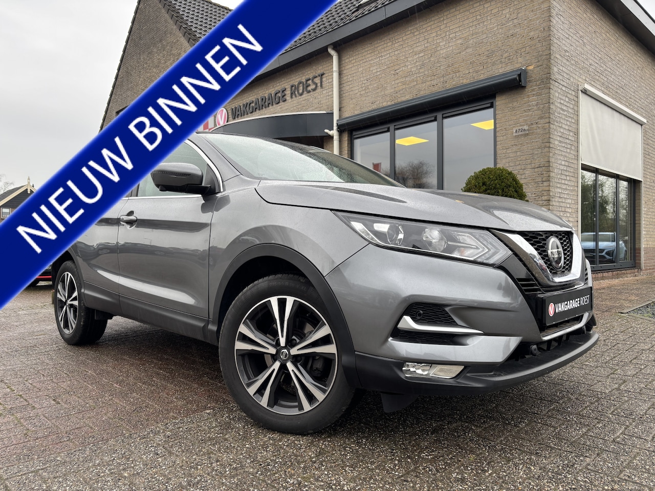 Nissan Qashqai - 1.3 DIG-T N-Connecta Panoramadak / Carplay / 360-camera - AutoWereld.nl