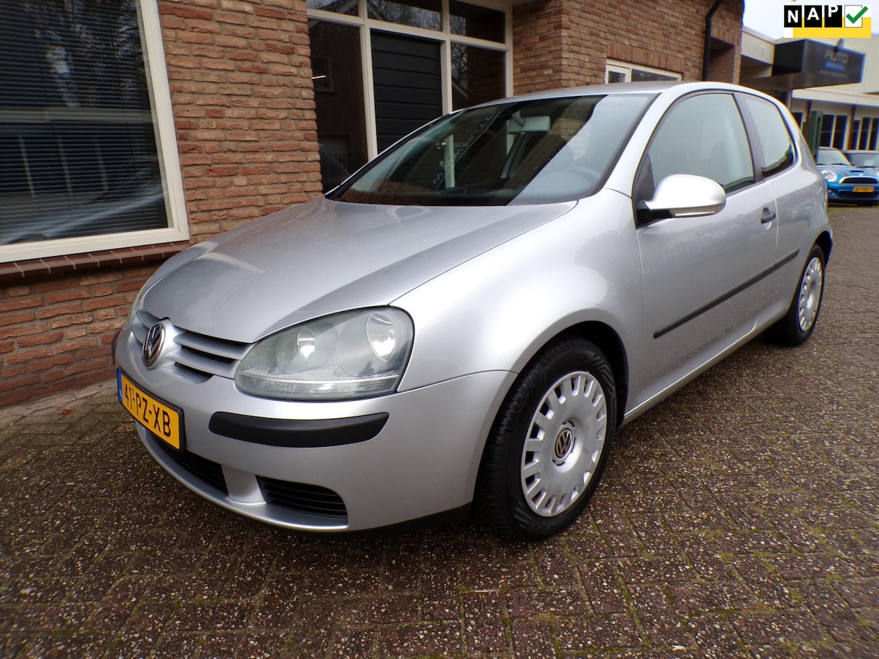 Volkswagen Golf - 1.6 FSI Trendline 1.6 FSI Trendline - AutoWereld.nl