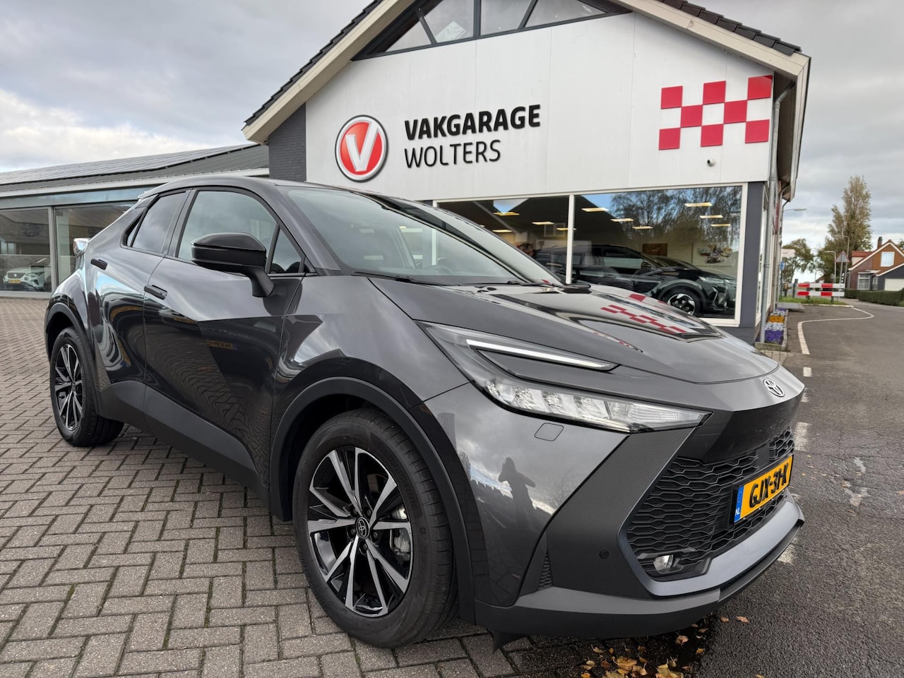 Toyota C-HR - 1.8 Hybrid 140 Dynamic RIJKLAARPRIJS! - AutoWereld.nl