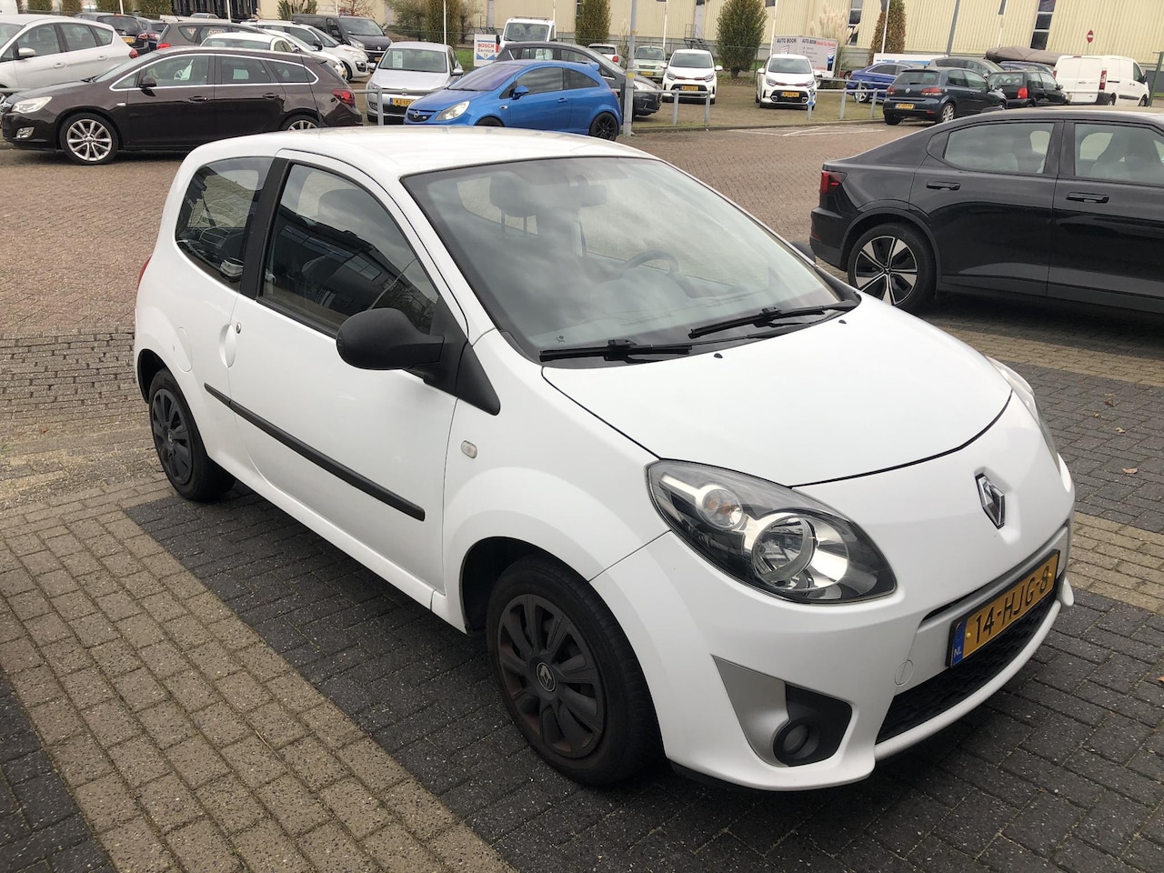 Renault Twingo - 1.2 AIRCO/CV/D-RIEM VERV./ONDERHOUDEN /2NWE VBANDEN/NWE APK/NWE AIRCO SERIVICE - AutoWereld.nl