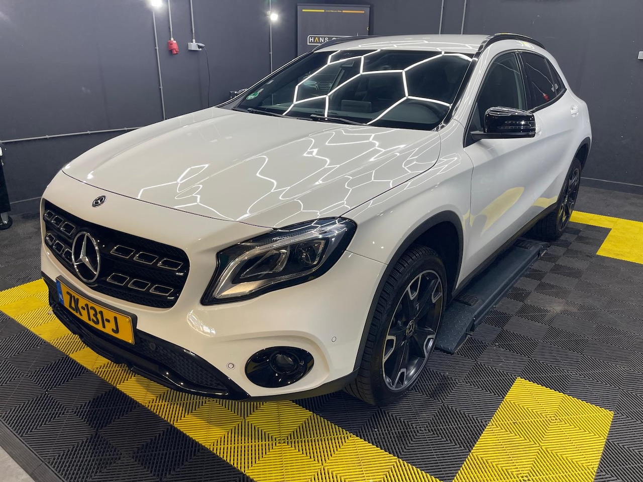 Mercedes-Benz GLA-Klasse - 200 Uitvoering Urban/Off-Road pakket en Night pakket met LED verlichting - AutoWereld.nl