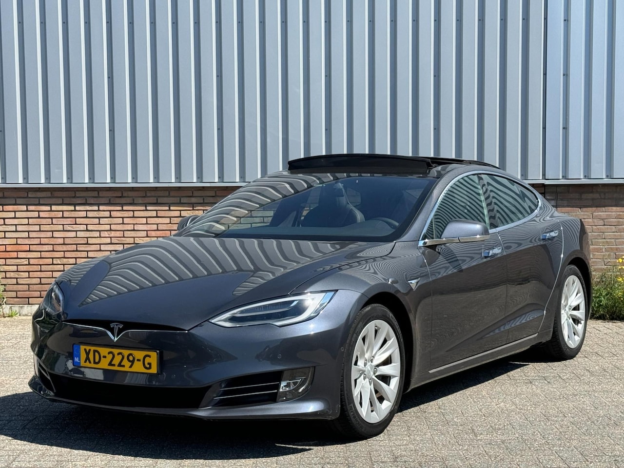 Tesla Model S - 75D Open SOH 89%/ Dak/ Winterpakket/ Premium Audio - AutoWereld.nl