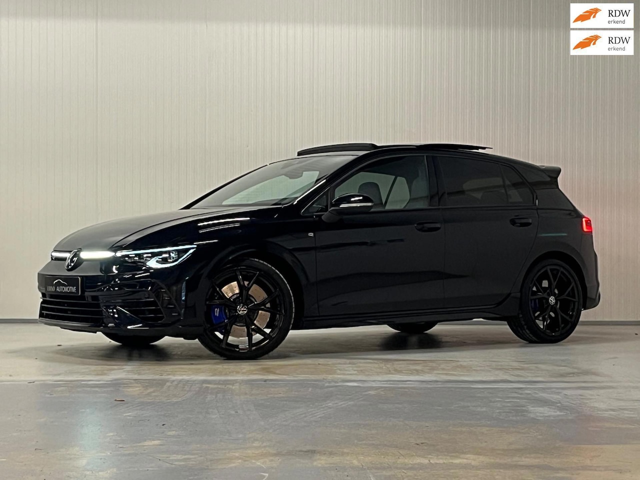 Volkswagen Golf - 2.0 TSI R 4Motion | IQ LIGHTS | PANO | LEDER | CAMERA | HARMAN KARDON - AutoWereld.nl