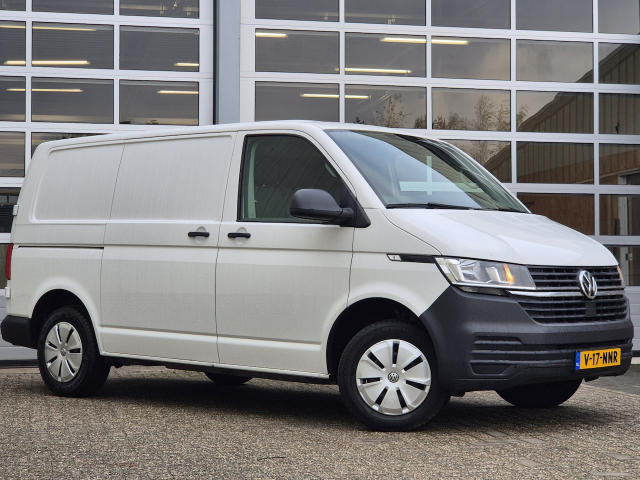 Volkswagen Transporter - 2.0 TDI EU6 L1H1 28 | AIRCO | PDC | - AutoWereld.nl