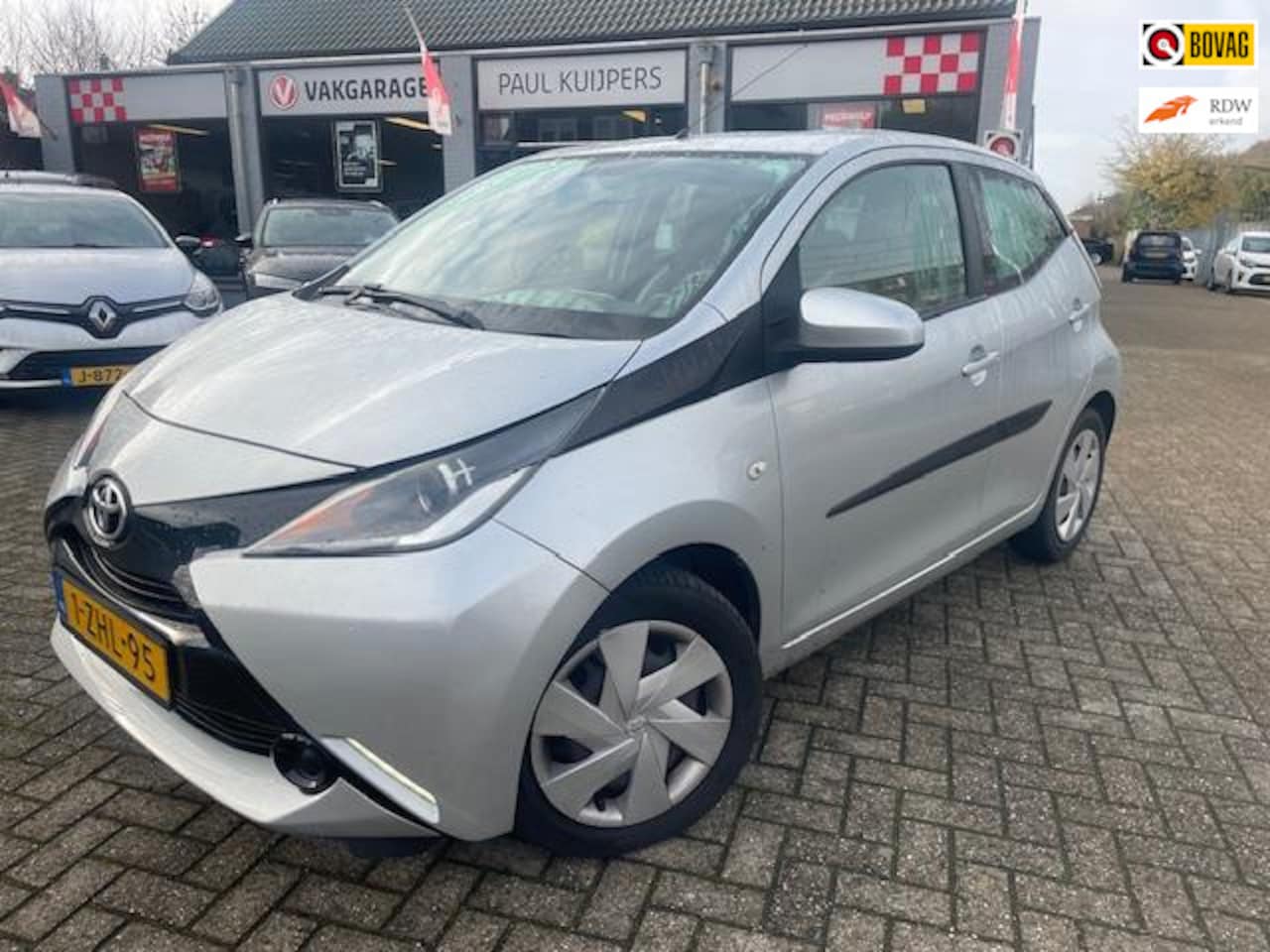 Toyota Aygo - 1.0 VVT-i x-play *airco + camera* - AutoWereld.nl