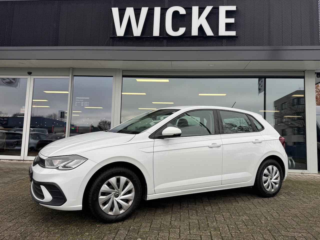 Volkswagen Polo - 1.0 MPI Polo Led Navigatie APPLE Carplay facelift - AutoWereld.nl