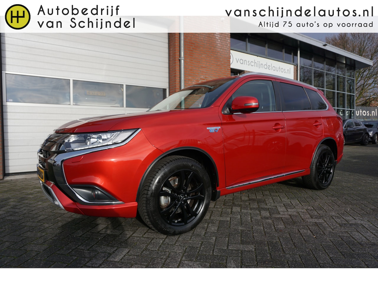 Mitsubishi Outlander - 2.4 PHEV S-EDITION CAMERA 19INCH 4X PERF ALL SEASON BANDEN ANDROID-APPLECARPLAY STOELVERWA - AutoWereld.nl