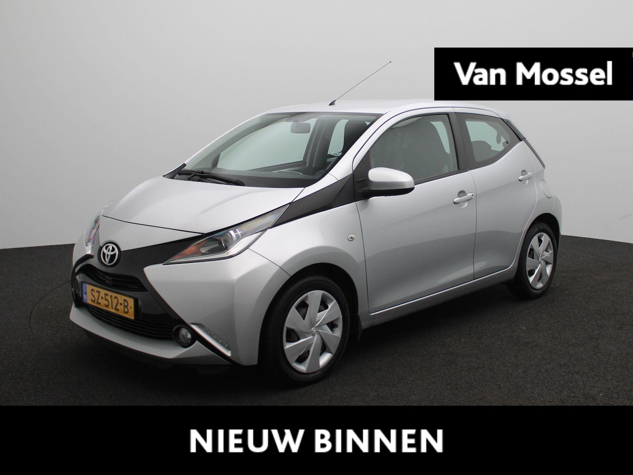 Toyota Aygo - 1.0 VVT-i x-play | Apple Carplay | Camera | Airco | Led Dagrijverlichting | - AutoWereld.nl
