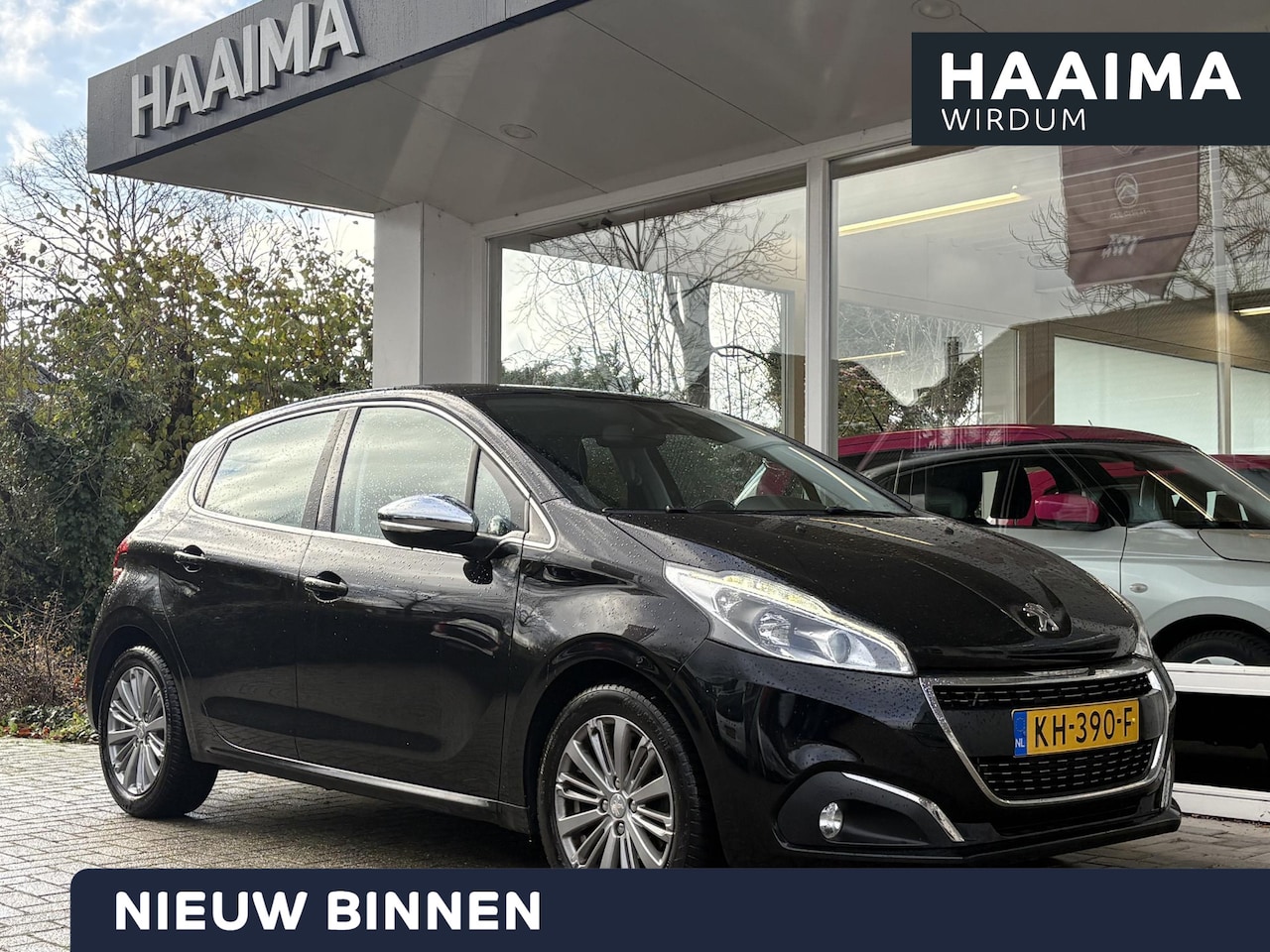 Peugeot 208 - 1.2 82pk Allure | Weinig kilometers | Apple Carplay | Climate Control | Parkeersensoren | - AutoWereld.nl