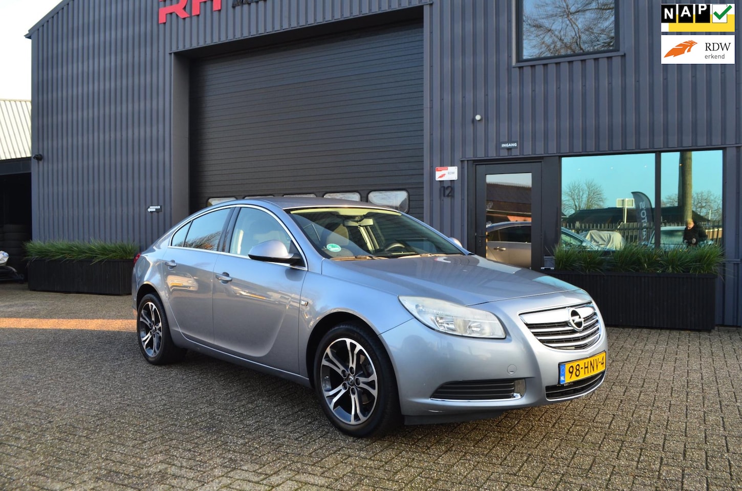 Opel Insignia - 1.8 Edition | Trekhaak | Clima - AutoWereld.nl