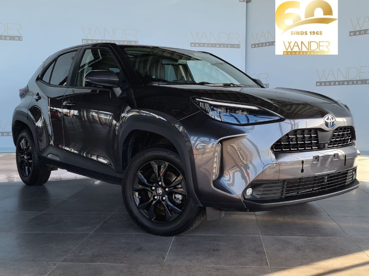 Toyota Yaris Cross - 1.5 Hybrid Adventure /Panoramadak/Stoel- & stuur verwarming/360 camera - AutoWereld.nl