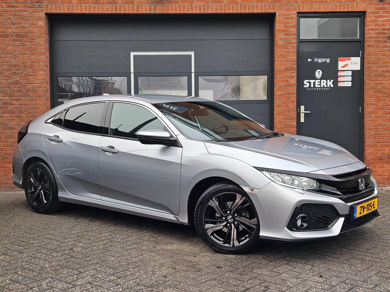 Honda Civic - 1.0 i-VTEC Business Edition Carplay Camera 17" - AutoWereld.nl