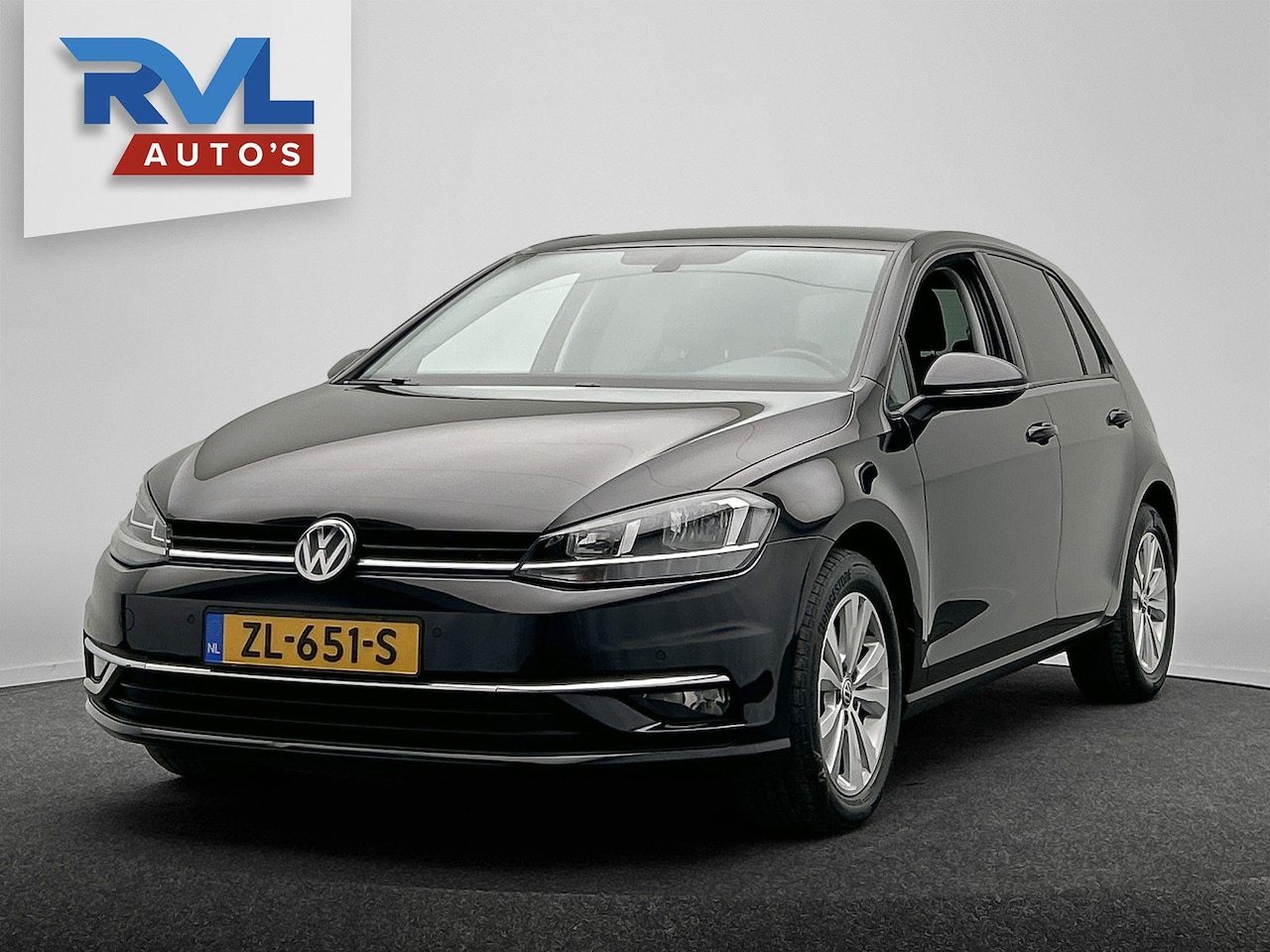 Volkswagen Golf - 1.0 TSI Comfortline Business Automaat Carplay Adaptieve-cruise Climate-control - AutoWereld.nl