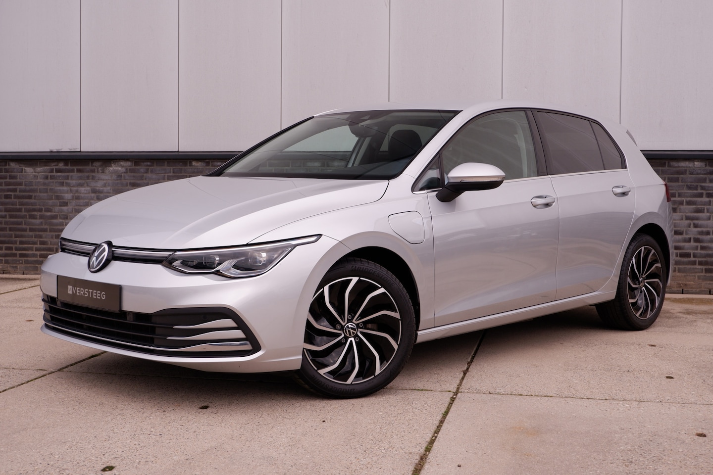 Volkswagen Golf - 1.4 eHybrid Style PHEV | Elek. Trekhaak | Q-Light | Carplay | Memory | Navi | Sfeerverlich - AutoWereld.nl