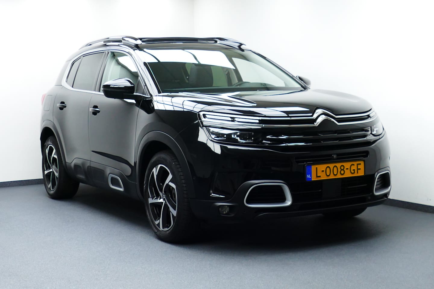 Citroën C5 Aircross - 1.6 181Pk Shine. Panodak, 360 Camera, Half Leer, StoelVerw, 18"LMV, Haak 1500kg - AutoWereld.nl