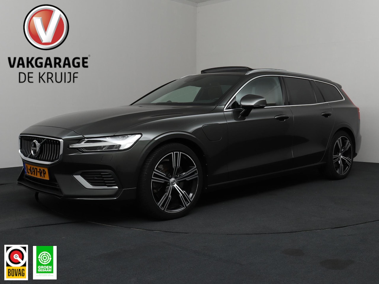 Volvo V60 - 2.0 T8 Recharge AWD Inscription | VOL! | Bowers & Wilkins | Trekhaak | Pano! - AutoWereld.nl