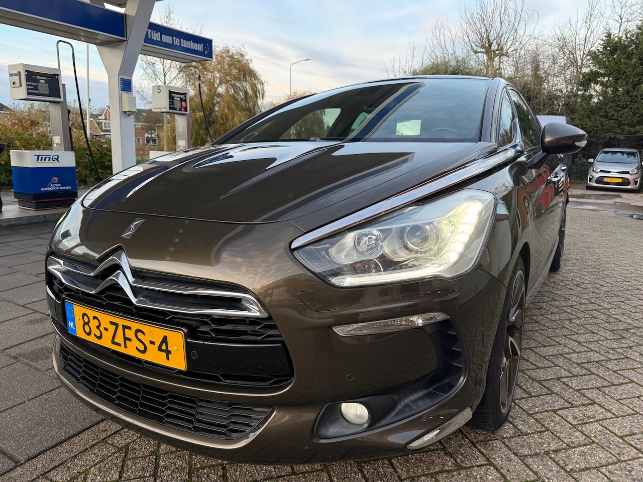 Citroën DS5 - 1.6 THP Sport Chic / Parkeersensoren / Navigatie / Bluetooth / CruiseControl - AutoWereld.nl