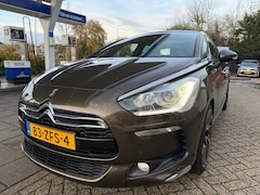Citroën DS5 - 1.6 THP Sport Chic / Parkeersensoren / Navigatie / Bluetooth / CruiseControl