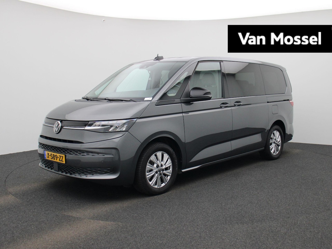 Volkswagen Multivan - 1.4 eHybrid L2H1 Life 218 PK | Automaat | 7 persoons | Navigatie | Cruise control | LED | - AutoWereld.nl