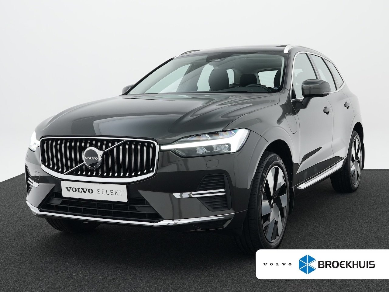 Volvo XC60 - 2.0 B4 Momentum Business | Diesel | BTW-auto | Panoramadak | Standkachel | Harman Kardon | - AutoWereld.nl