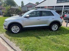 Volkswagen T-Roc - 1.5 TSI Life AUTOMAAT/ CARPLAY/CRUISE CONTROLE