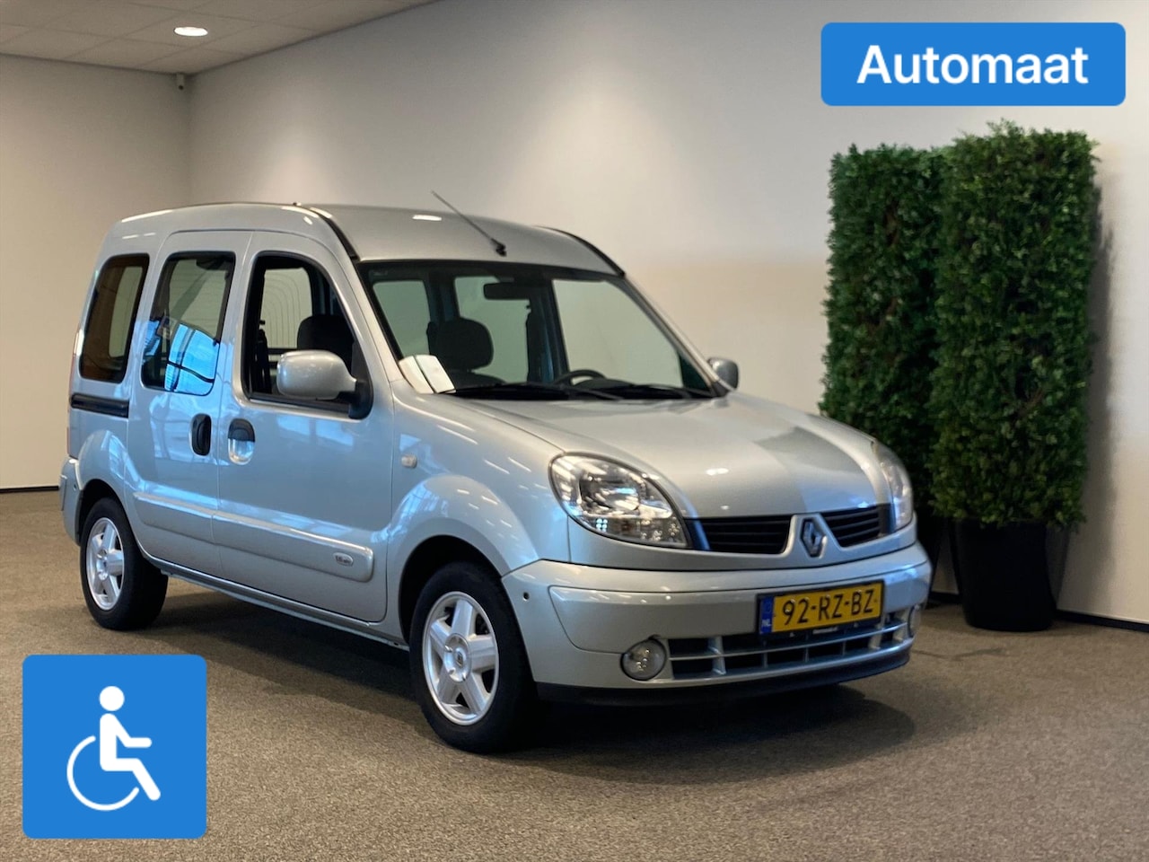 Renault Kangoo - Rolstoelauto automaat (airco) - Rolstoel geschikt - AutoWereld.nl
