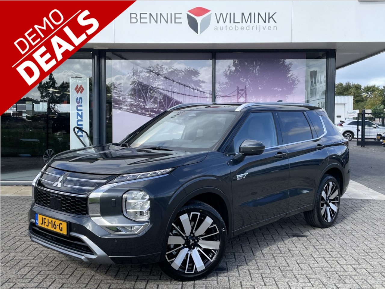 Mitsubishi Outlander - 2.4 PHEV Instyle+ 2.4 PHEV Instyle+ - AutoWereld.nl