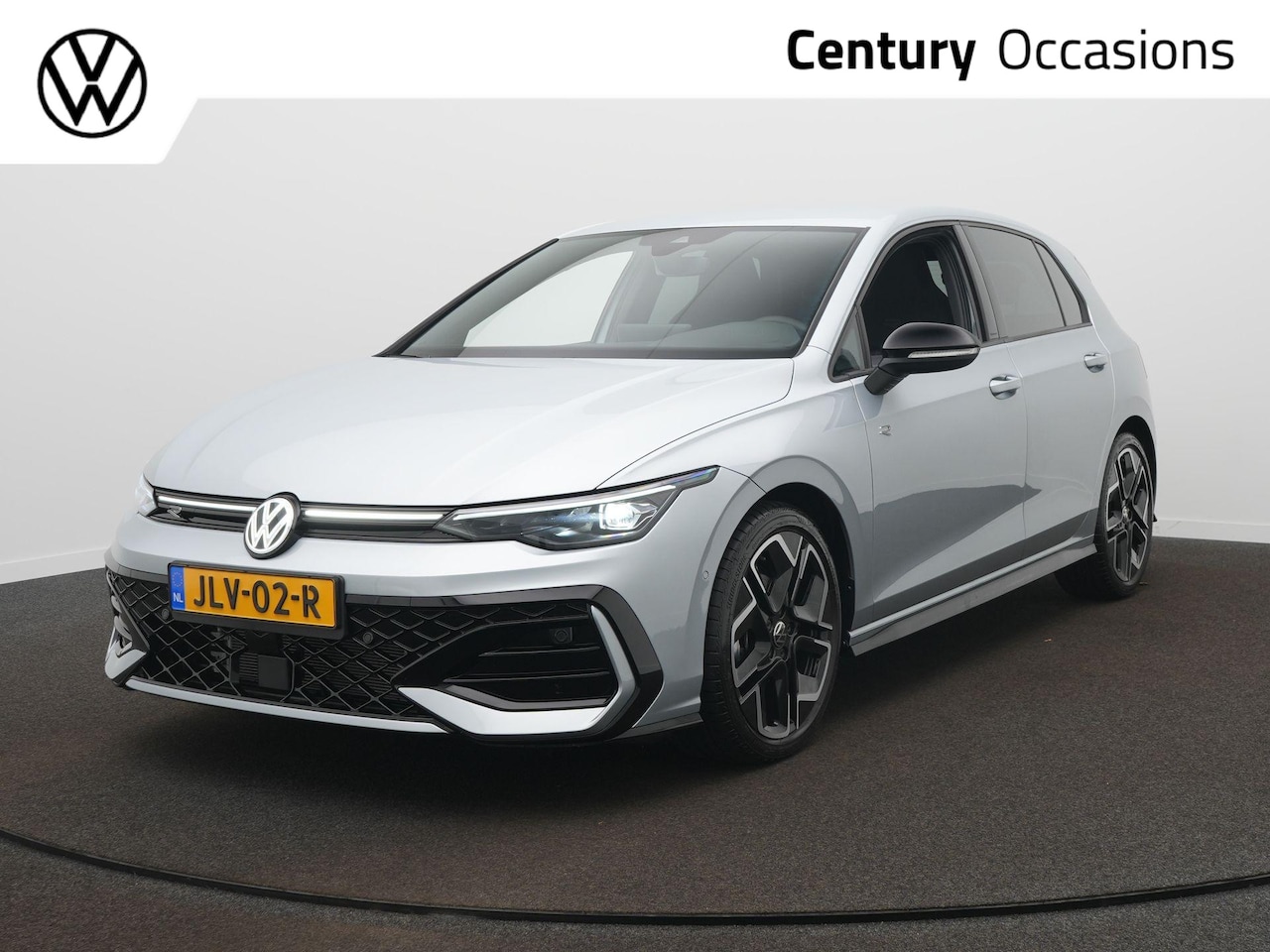 Volkswagen Golf - 1.5 eTSI R-Line Edition Autoomaat - Camera - IQ light - Stoelverwarming - ACC - AutoWereld.nl