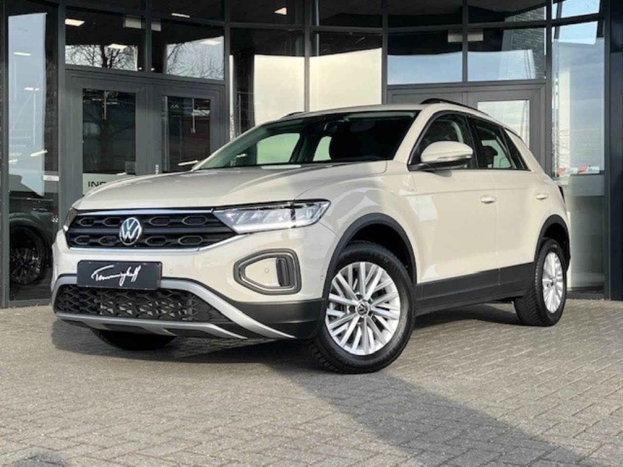 Volkswagen T-Roc - 1.5 TSI AUT. LIFE VIRTU - NAVI - AFN. TREKH. - PDC - AutoWereld.nl